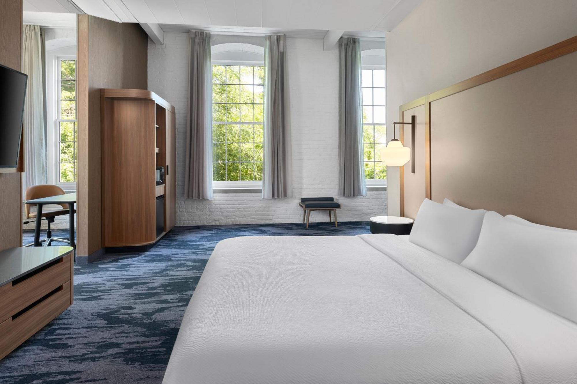 Fairfield Inn & Suites Madison Historic Eagle Cotton Mill Buitenkant foto