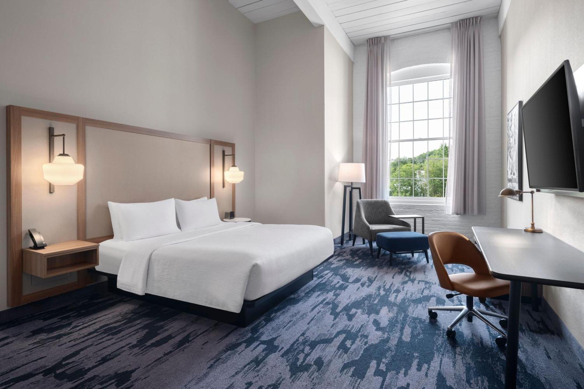 Fairfield Inn & Suites Madison Historic Eagle Cotton Mill Buitenkant foto