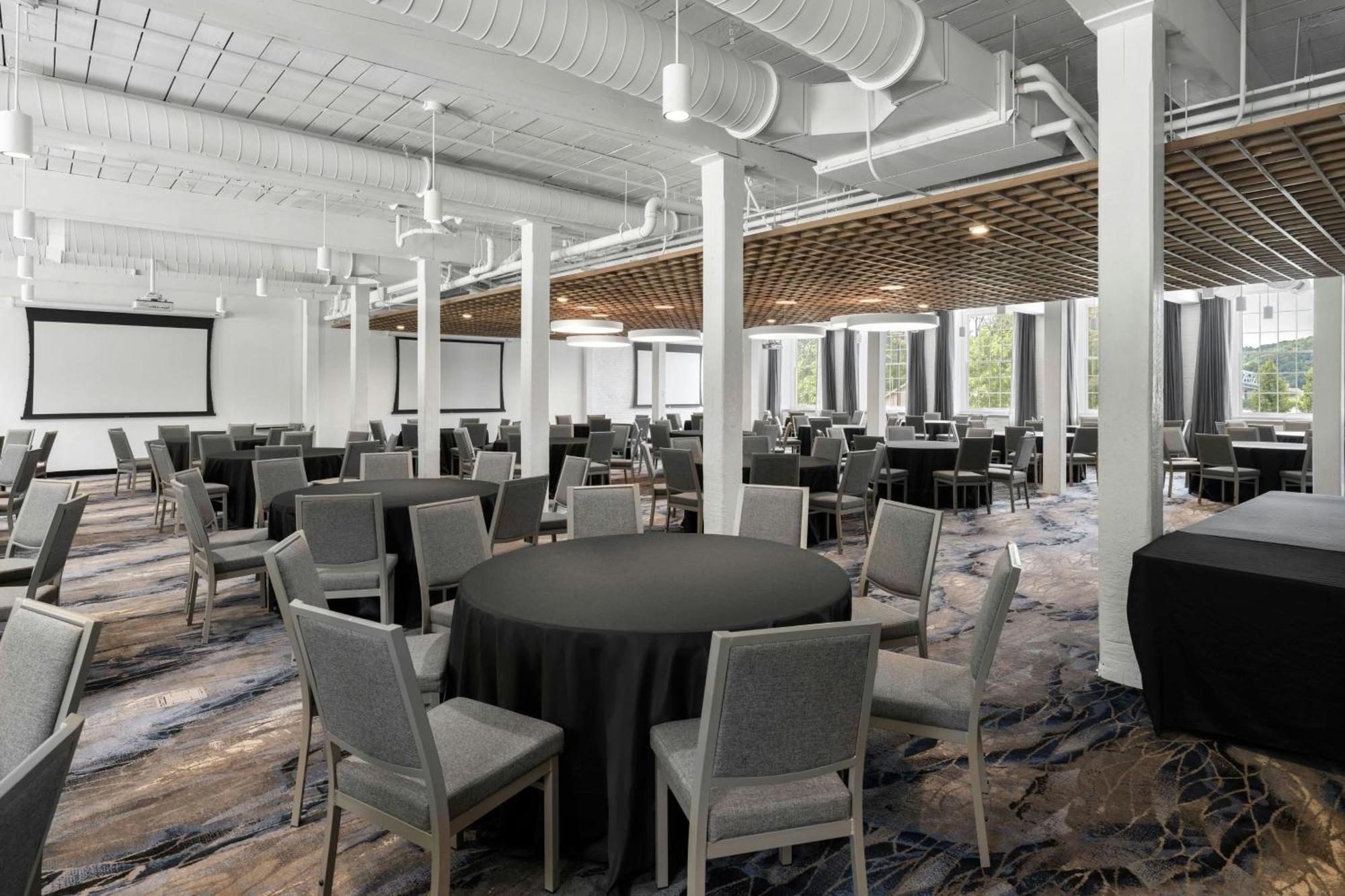 Fairfield Inn & Suites Madison Historic Eagle Cotton Mill Buitenkant foto